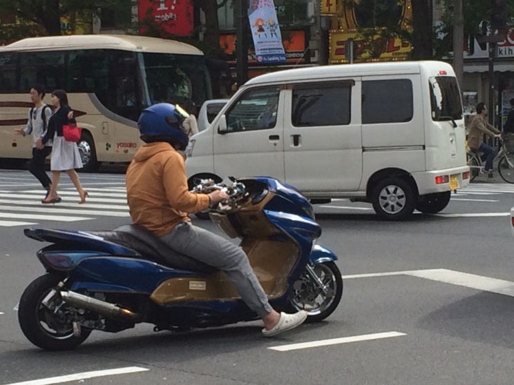 Tokyo_street-motorbike_3038-1k
